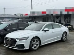 2021 Audi A7 40 TFSI Luxury, белый — фото 1