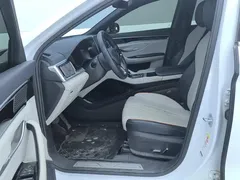 2021 BYD Song PLUS DM-i PHEV 110KM Flagship Plus, белый — фото 9