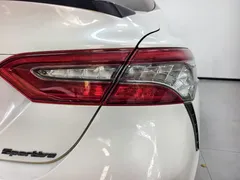 2022 Toyota Camry 2.0S Knight, белый — фото 17
