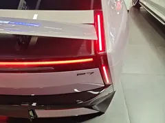 2025 Xpeng P7 820 Extra Long Range Ultra — фото 8