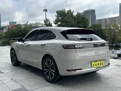 2025 Aito M5 EREV Ultra 2WD, белый — фото 6