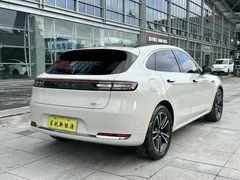 2025 Aito M5 EREV Ultra 2WD, белый — фото 7