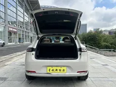 2025 Aito M5 EREV Ultra 2WD, белый — фото 9