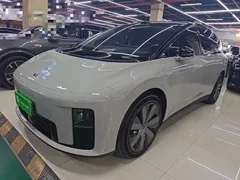 2025 Li Auto i8 Standard — фото 1
