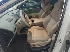 2025 Li Auto i8 Standard — фото 15