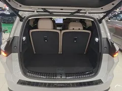 2025 Li Auto i8 Standard — фото 19