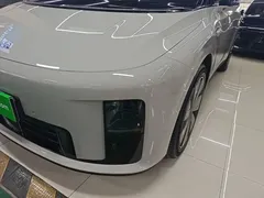 2025 Li Auto i8 Standard — фото 24