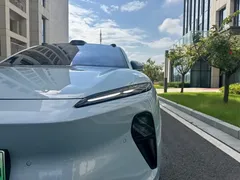 2022 Nio ET5 75kWh, синий — фото 32