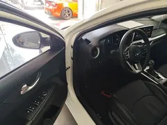 2021 Kia Cerato 1.5L CVT Youth, белый — фото 16