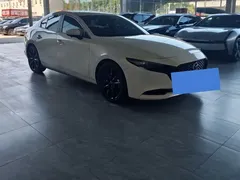 2021 Mazda 3 2.0L AT, белый — фото 3