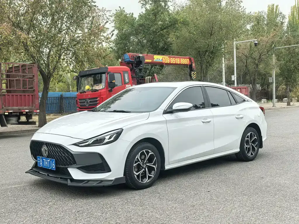 2022 MG MG5 180DVVT MT Luxury