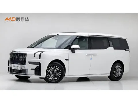 2025 Zeekr 009 6-Seat Executive 4WD 108kWh EV