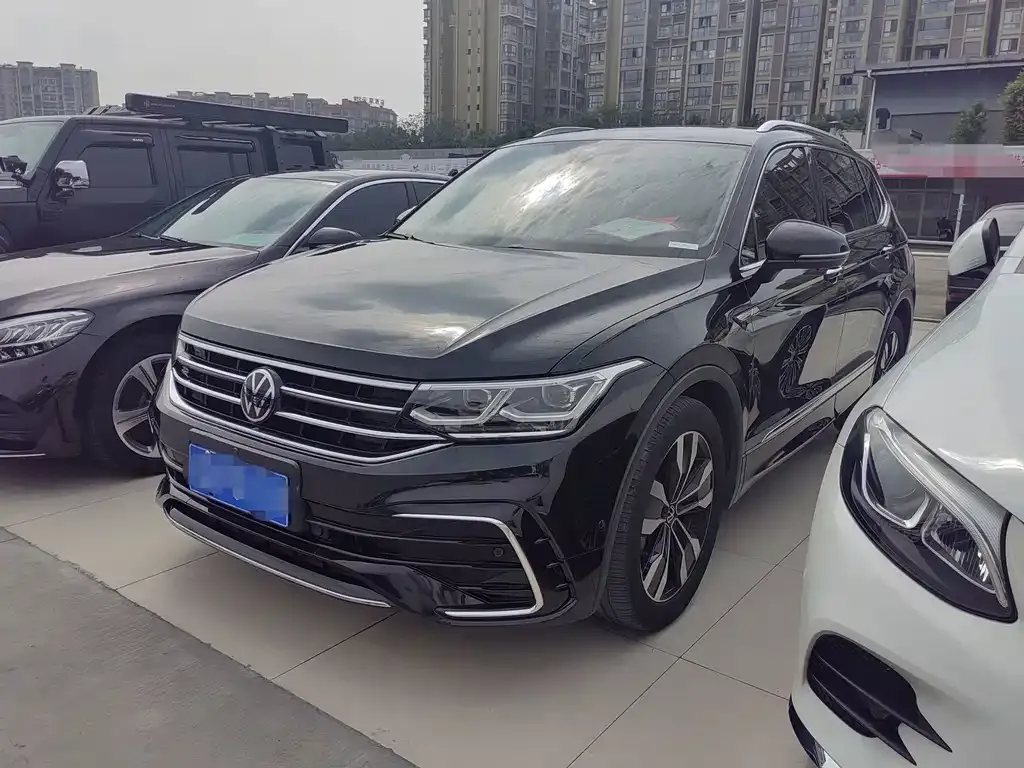 2023 Volkswagen Tiguan L 330TSI AT 2WD R-Line Flagship