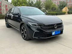 2023 Volkswagen Passat 330TSI Luxury, чёрный — фото 2