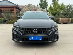2023 Volkswagen Passat 330TSI Luxury, чёрный — фото 3