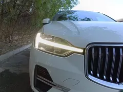 2023 Volvo XC60 4WD Luxury, белый — фото 7