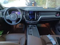 2023 Volvo XC60 4WD Luxury, белый — фото 10