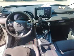 2021 Toyota Wildlander High Performance 2.5L 4WD, белый — фото 5