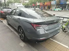 2022 Hyundai Elantra 1.5L CVT LUX Premium — фото 5