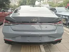 2022 Hyundai Elantra 1.5L CVT LUX Premium — фото 6