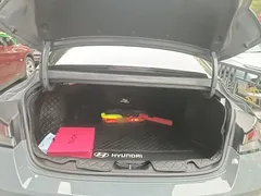 2022 Hyundai Elantra 1.5L CVT LUX Premium — фото 19