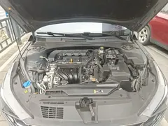2022 Hyundai Elantra 1.5L CVT LUX Premium — фото 20