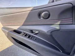 2022 Hyundai Elantra 240TGDi DCT LUX Premium — фото 21