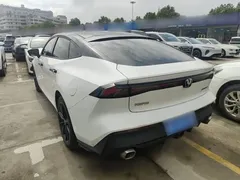 2023 Changan UNI-V 1.5T Premium, белый — фото 5