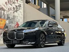 2023 BMW 7 Series 735Li Luxury Package, чёрный — фото 1