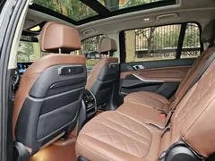 2023 BMW X7 xDrive40i Luxury Package, чёрный — фото 7