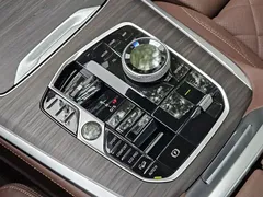 2023 BMW X7 xDrive40i Luxury Package, чёрный — фото 14