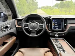 2021 Volvo XC60 4WD Luxury — фото 9