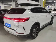 2025 BYD Song PLUS DM-i PHEV Smart Driving 112km Premium, белый — фото 3