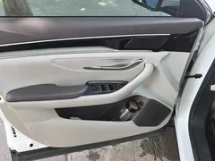 2025 BYD Song PLUS DM-i PHEV Smart Driving 112km Premium, белый — фото 7