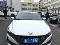 2021 Hyundai Elantra 240TGDi DCT LUX Premium, белый — фото 3