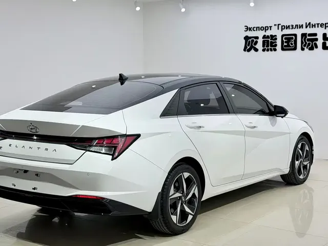2022 Hyundai Elantra 1.5L CVT LUX Premium