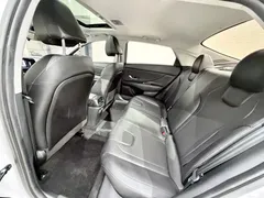 2022 Hyundai Elantra 1.5L CVT LUX Premium, белый — фото 8