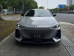 2022 Changan UNI-V 1.5T Premium — фото 2