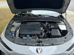 2022 Changan UNI-V 1.5T Premium — фото 12