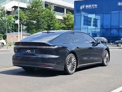 2023 Nio ET7 75kWh, чёрный — фото 18