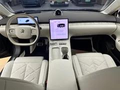 2024 Nio ET7 75kWh Executive Signature, синий — фото 16