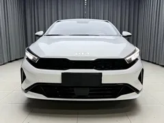 2023 Kia Cerato 1.5L CVT Luxury, белый — фото 2