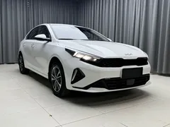2023 Kia Cerato 1.5L CVT Luxury, белый — фото 3