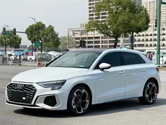 2023 Audi A3 Sportback 35 TFSI Luxury Sport, белый — фото 1