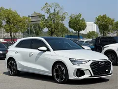 2023 Audi A3 Sportback 35 TFSI Luxury Sport, белый — фото 2