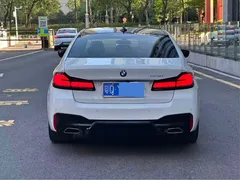 2021 BMW 5 Series 525i M Sport Package, белый — фото 3