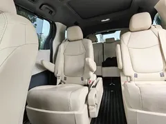 2023 Toyota Granvia 2.5L Hybrid Premium Plus, белый — фото 5