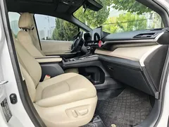 2023 Toyota Granvia 2.5L Hybrid Premium Plus, белый — фото 9