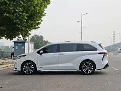 2023 Toyota Granvia 2.5L Hybrid Premium Plus, белый — фото 11