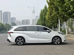 2023 Toyota Granvia 2.5L Hybrid Premium Plus, белый — фото 12